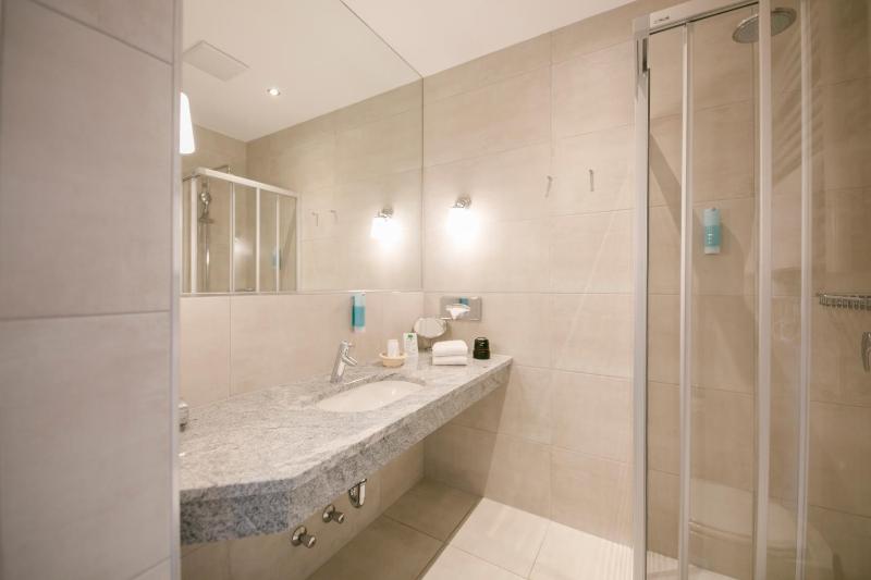 Economy Comfort image 2