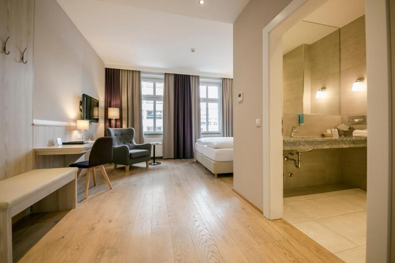 Economy Comfort image 3