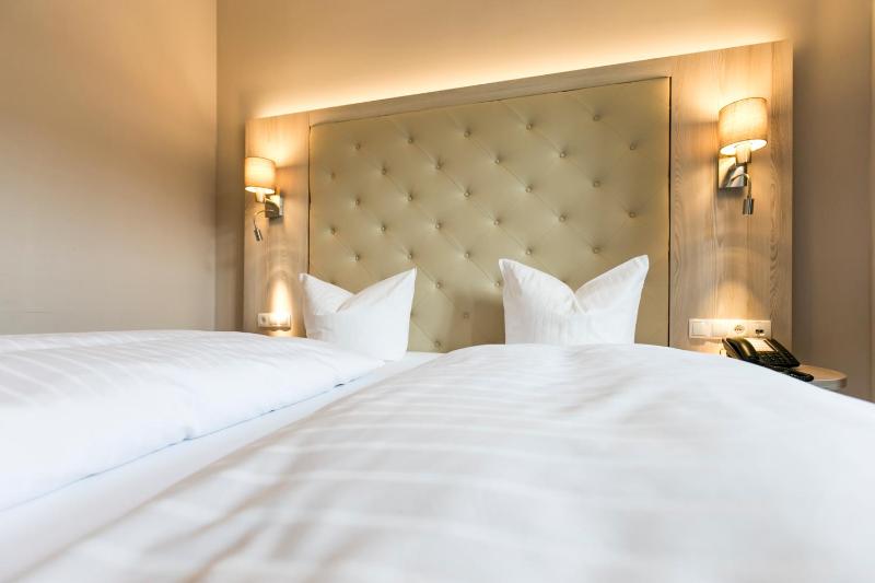 Comfort Triple Room image 3