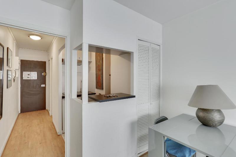 One-Bedroom Apartment image 4