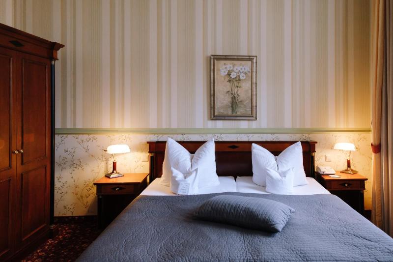 Double Room with River View image 3