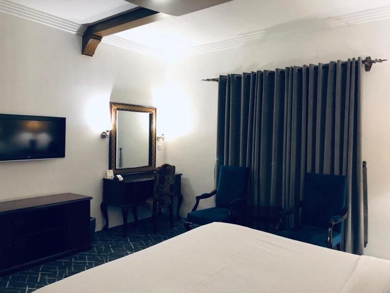 Royalton Hotel Faisalabad - image 7