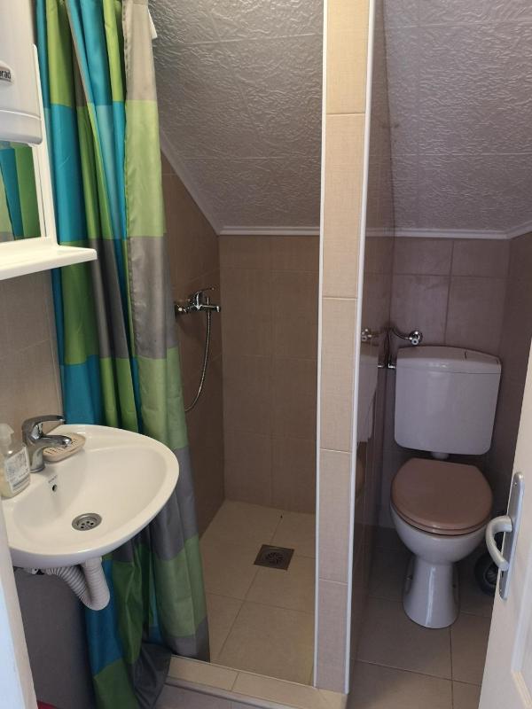 One-Bedroom Apartment image 4