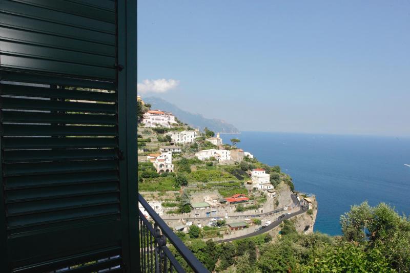 Superior Triple Room with Sea View image 4