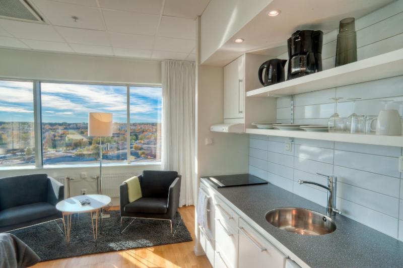 Studio Double - Top Floor image 2