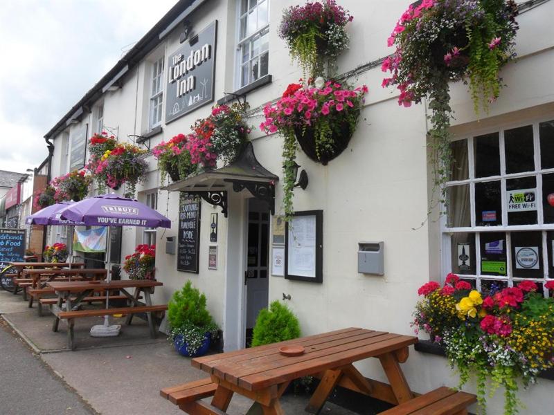 London Inn - image 10