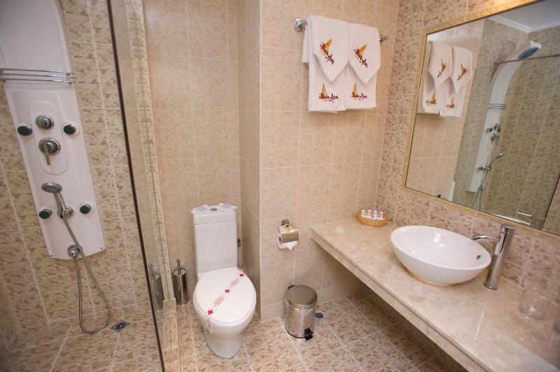 Superior Double Room with Extra Bed and Balcony image 2