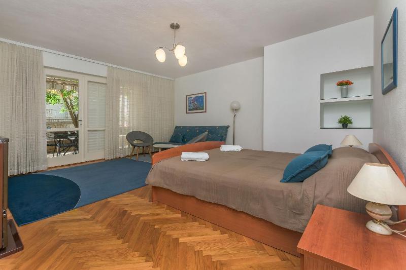 Apartments Dubravka - image 13