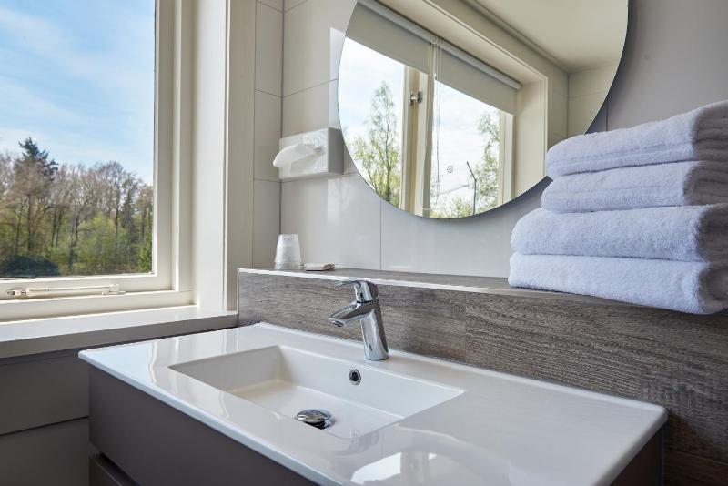Double Room with Garden View image 3