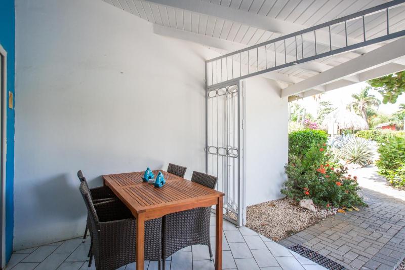Studio at the pool in tropical Resort Seru Coral with privacy and large pool - image 12