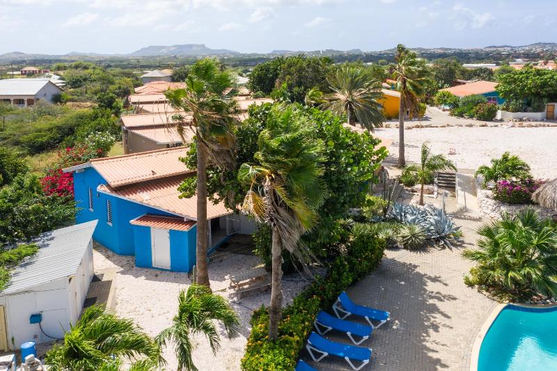 Studio at the pool in tropical Resort Seru Coral with privacy and large pool - image 21