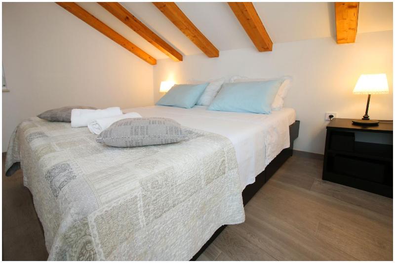 One-Bedroom apartment Standard image 3