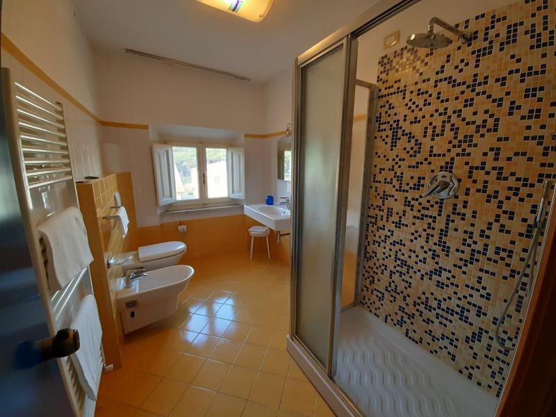 Quadruple Room image 4