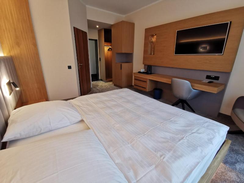 Double Room image 2