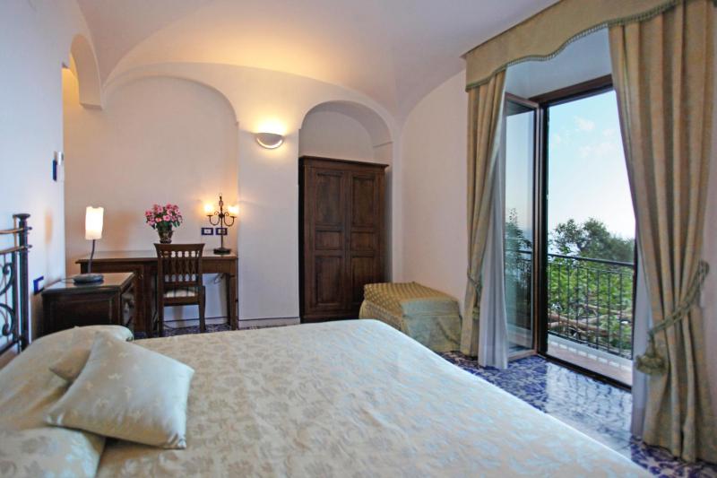 Standard Double or Twin Room with Sea View image 1