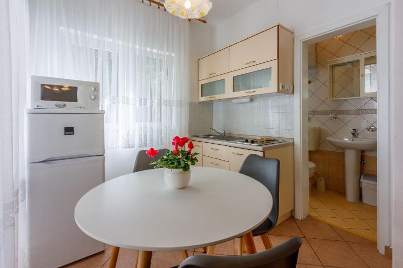 Apartments Zorica - image 7