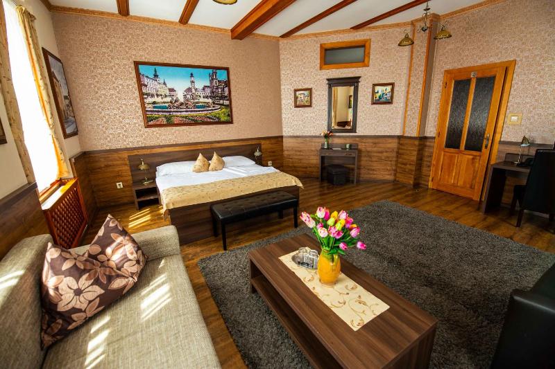 One-Bedroom Suite image 3