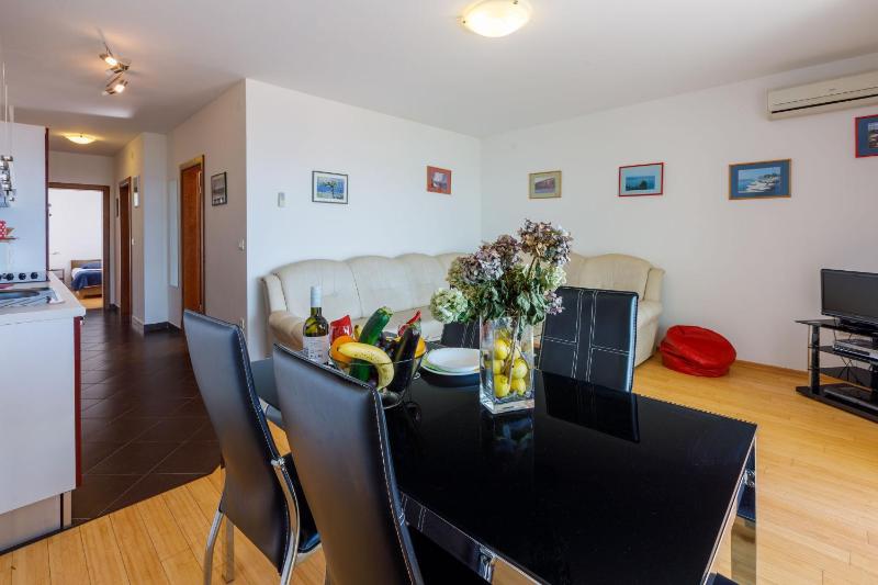 Apartments Robic - image 13