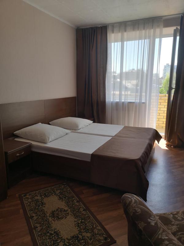 Twin Room with Balcony image 2
