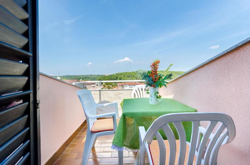 Studio with Terrace image 1