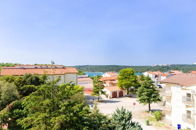 Studio with Terrace image 2