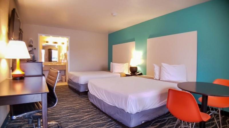 Howard Johnson by Wyndham Houston Hobby Airport - image 25