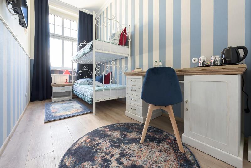 Standard Double Room with Shared Bathroom image 4