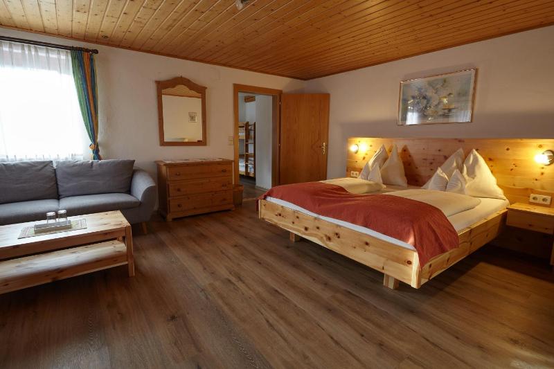 Superior Double Room image 3