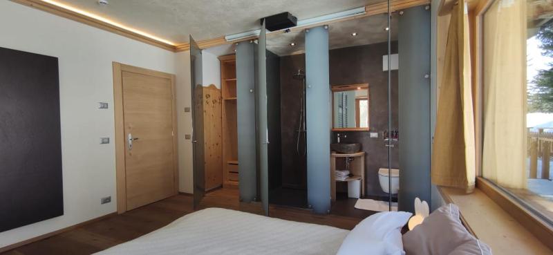 Double or Twin Room with Lake View image 2