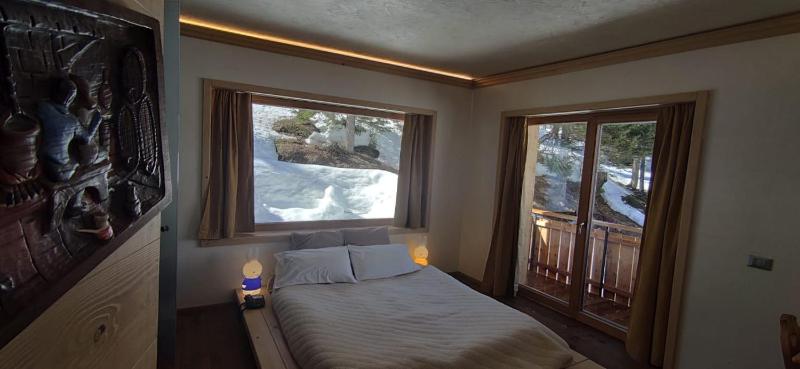 Double or Twin Room with Lake View image 3