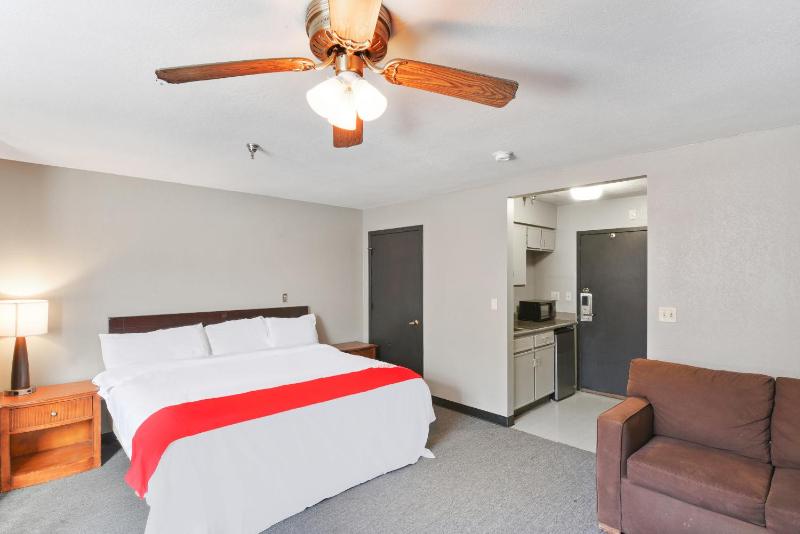 Double or Twin Room with Extra Bed image 2
