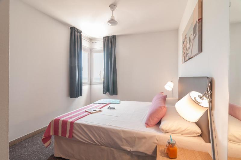 Three-Bedroom Apartment (8 People) image 3