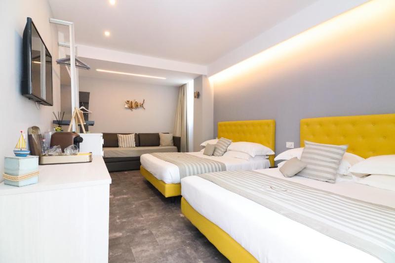 J Luxury Home - image 31