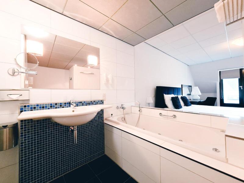 Junior Suite image 2