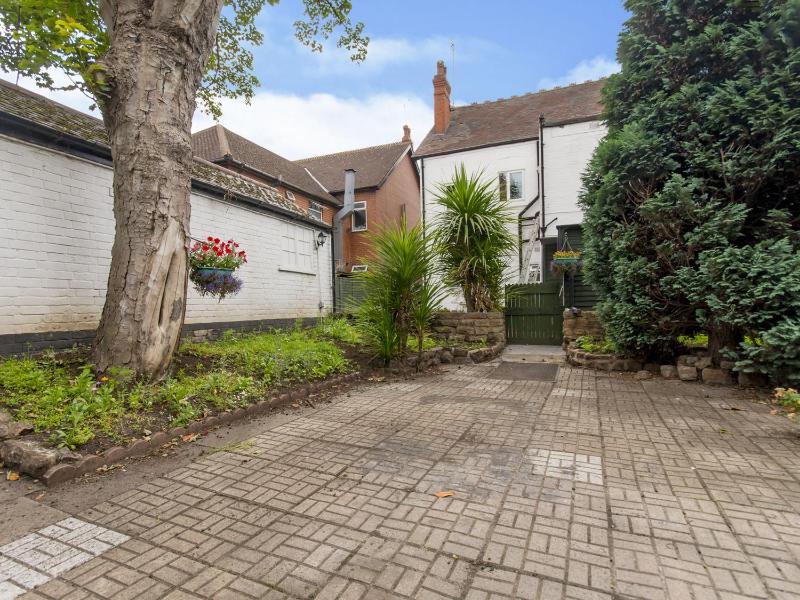 The Cotswold - image 10