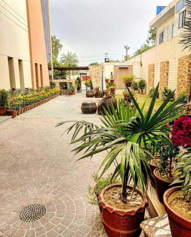 Royalton Hotel Faisalabad - image 11