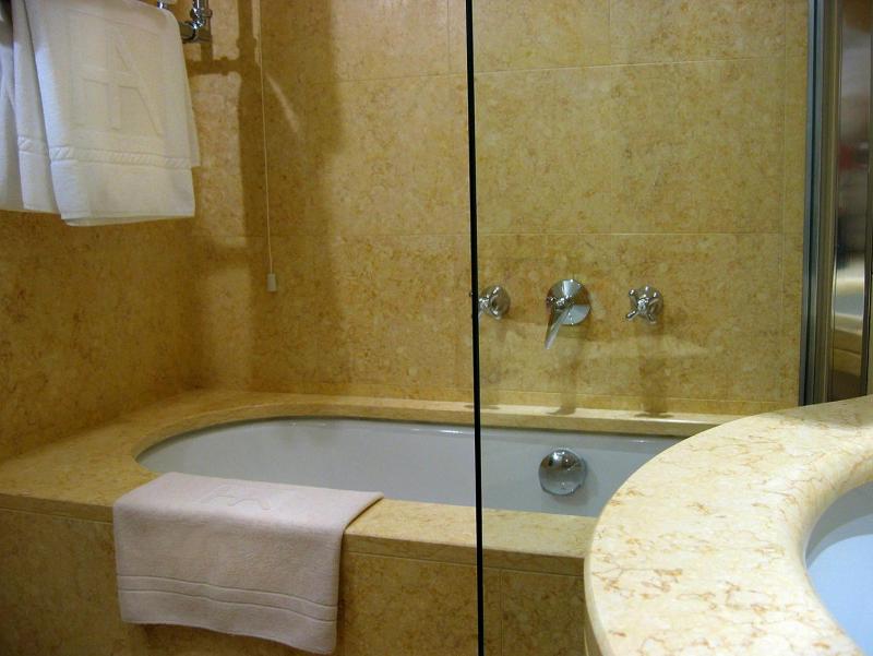 Junior Suite image 2