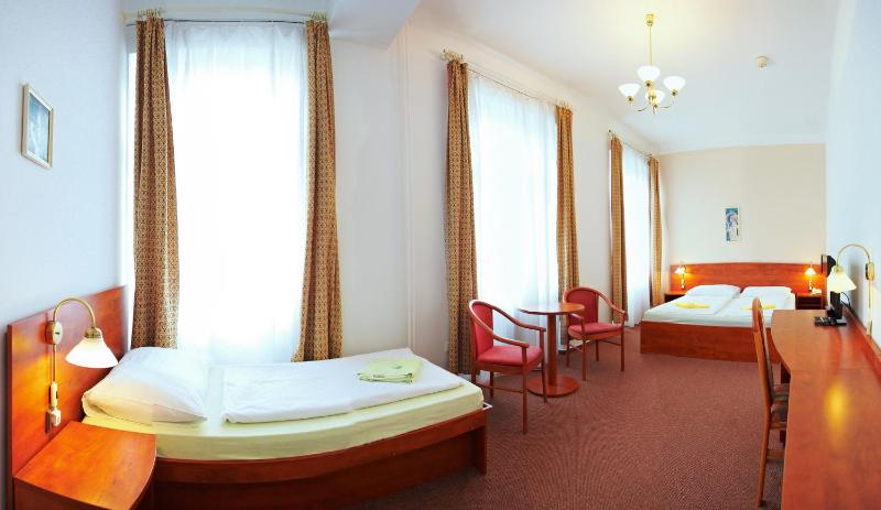 Triple Room image 1
