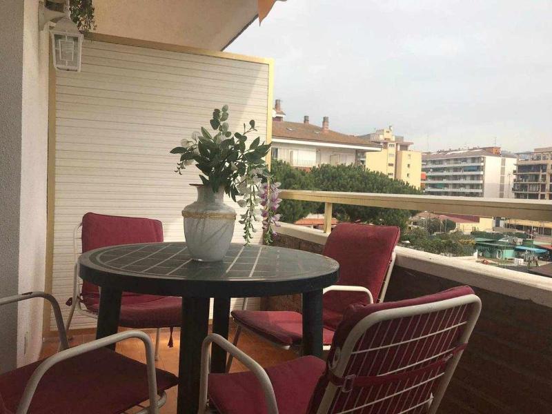Las Antillas Piscina y Terraza Playa Fenals 4pax - image 17