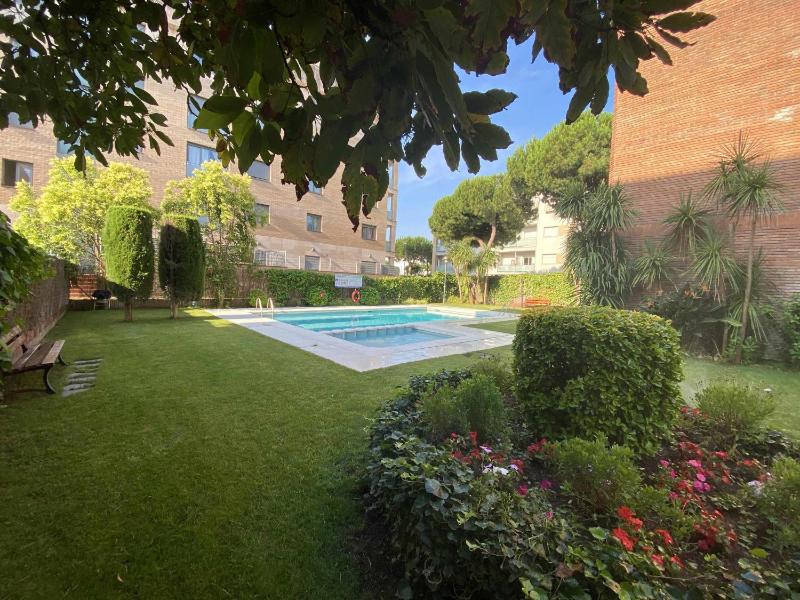 Las Antillas Piscina y Terraza Playa Fenals 4pax - image 6