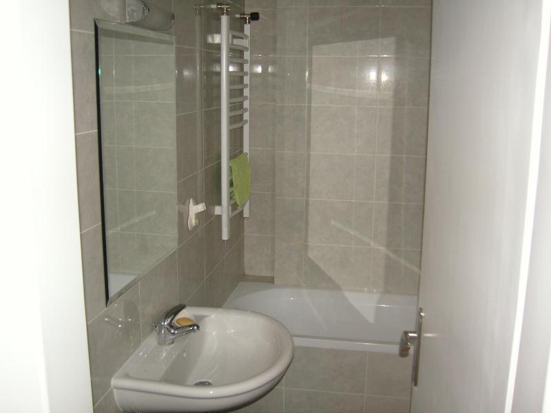 One-Bedroom Apartment with Terrace image 2