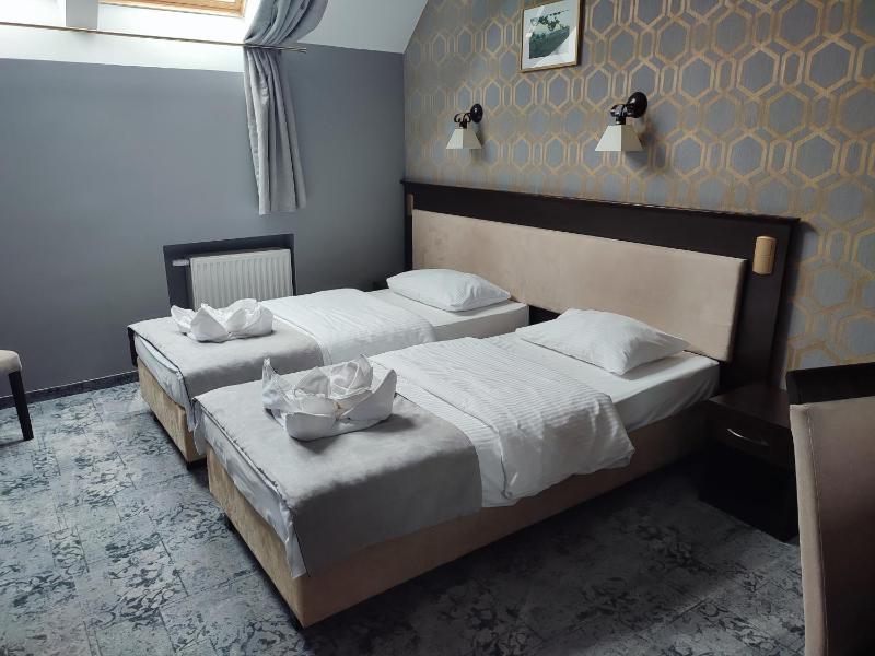 Double or Twin Room image 3
