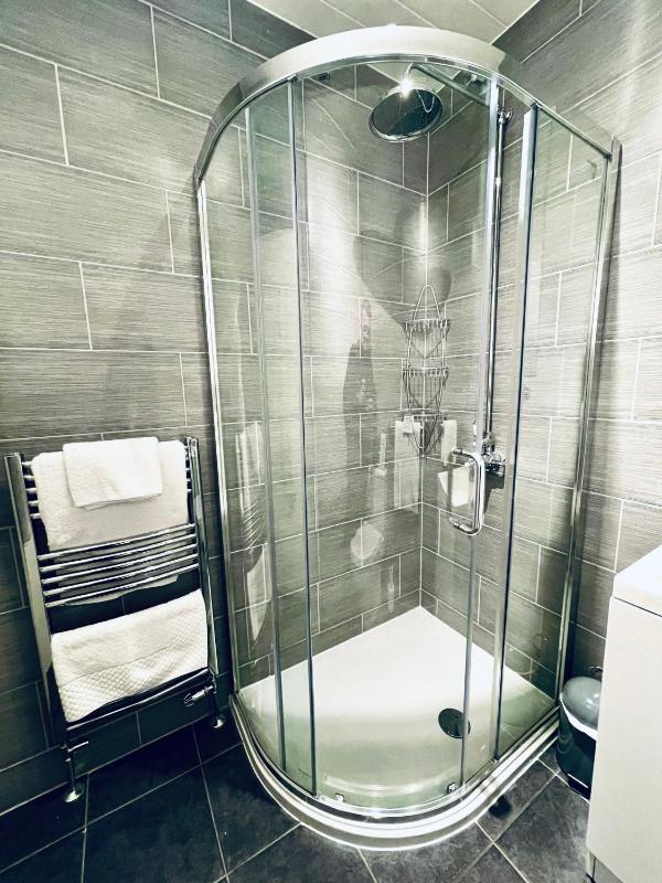 King Room image 4