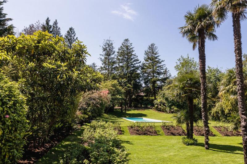 JOY Architect's villa with heated swimming pool and garden in Biarritz - image 35