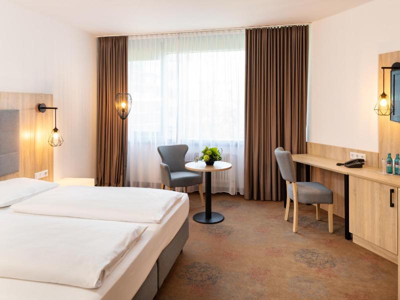Plaza Hotel & Living Frankfurt - image 10
