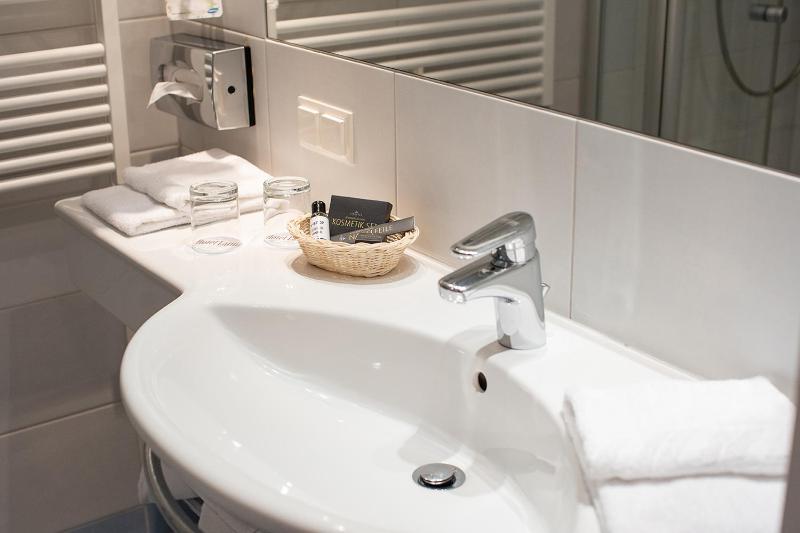 Standard Single Room image 4