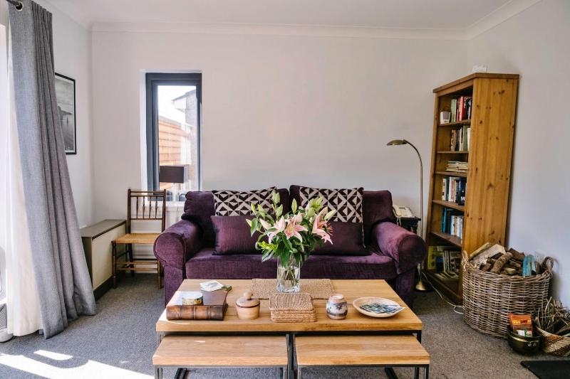 Two-Bedroom House image 4