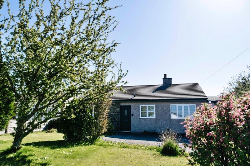 Two-Bedroom House image 3