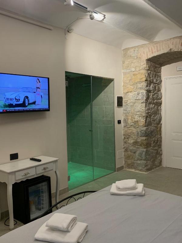 Double Room image 2
