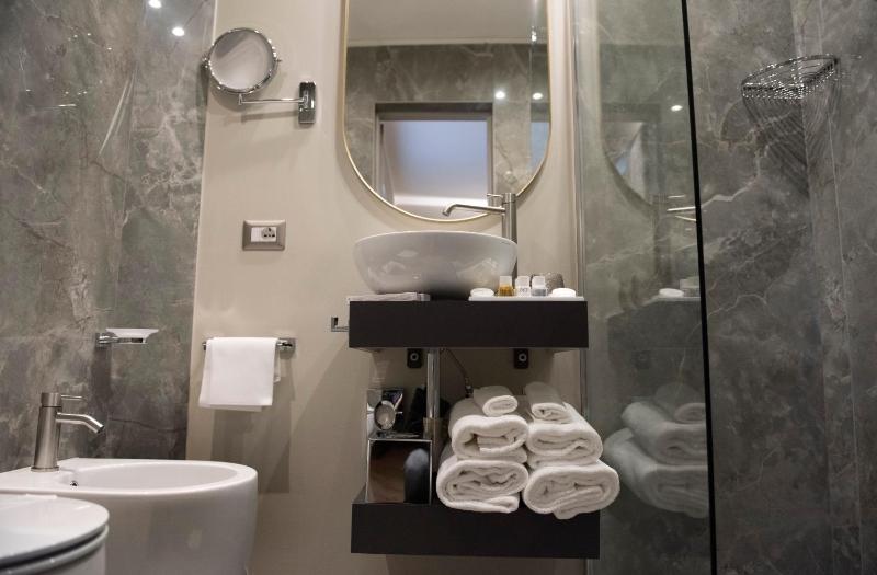 Superior Double Room image 4